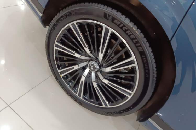 Used XPeng G9 2025 625 Long-Range Max Exterior 8