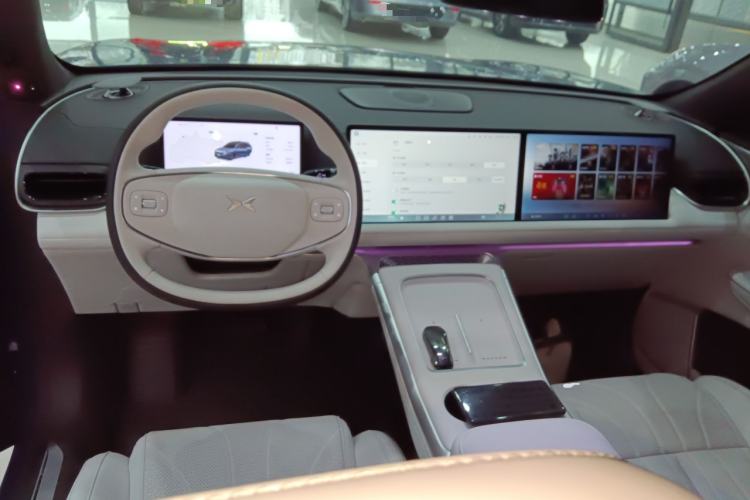 Used XPeng G9 2025 625 Long-Range Max Interior 2