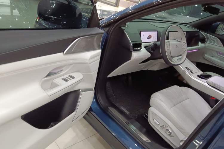 Used XPeng G9 2025 625 Long-Range Max Interior 3