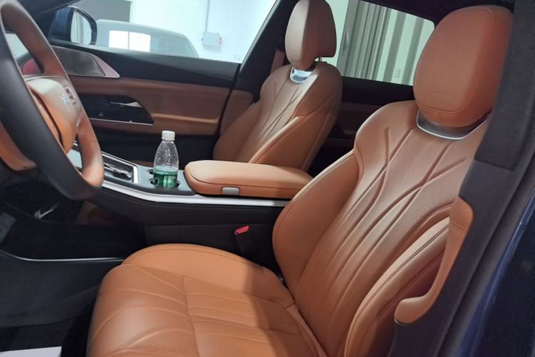 Used XPeng G9 2025 625 Long-Range Max Left Front Seat