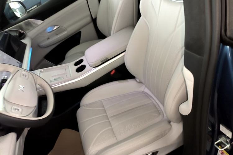 Used XPeng G9 2025 625 Long-Range Max Left Front Seat