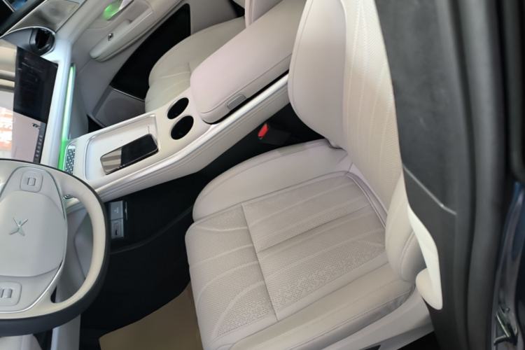 Used XPeng G9 2025 625 Long-Range Max Left Front Seat