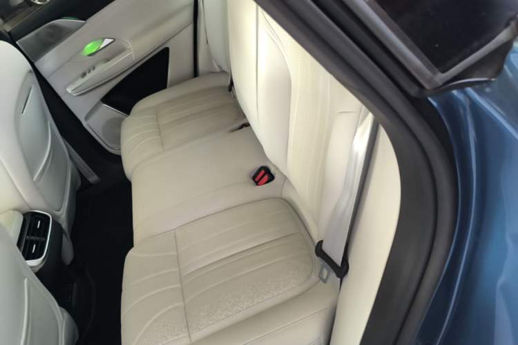 Used XPeng G9 2025 625 Long-Range Max Left Rear Seat
