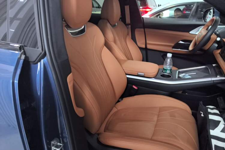 Used XPeng G9 2025 625 Long-Range Max Right Front Seat