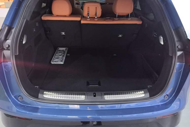Used XPeng G9 2025 625 Long-Range Max Trunk