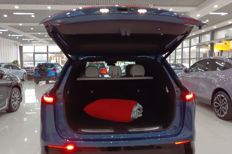 Used XPeng G9 2025 625 Long-Range Max Trunk