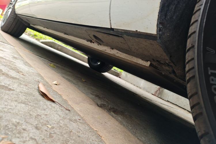 Used XPeng G9 2025 725 with Ultra-Long Range Max Chassis Front Right