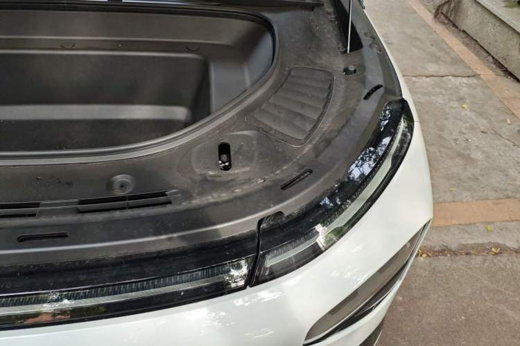 Used XPeng G9 2025 725 with Ultra-Long Range Max Engine Bay Left