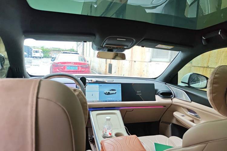 Used XPeng G9 2025 625 Long-Range Max Headliner