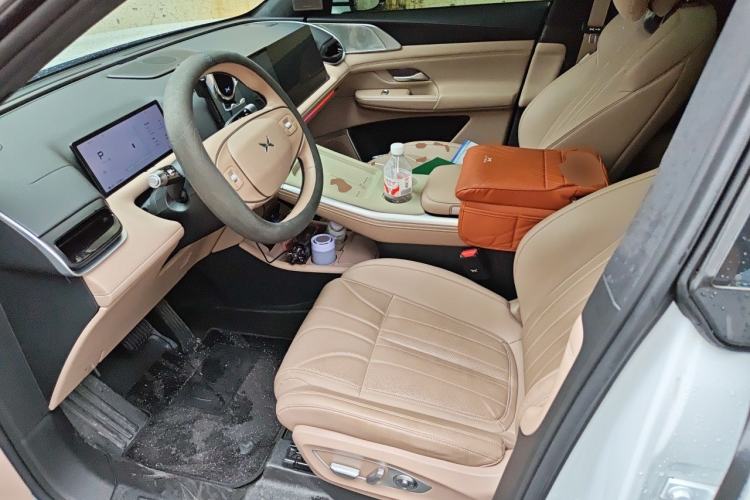Used XPeng G9 2025 625 Long-Range Max Left Front Seat