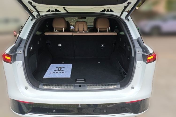 Used XPeng G9 2025 725 with Ultra-Long Range Max Trunk
