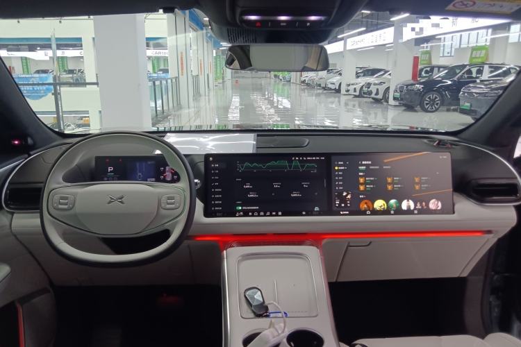 Used XPeng G9 2025 625 Long-Range Max Center Console