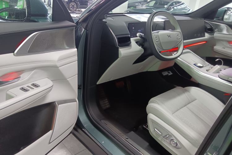 Used XPeng G9 2025 625 Long-Range Max Driver Seat