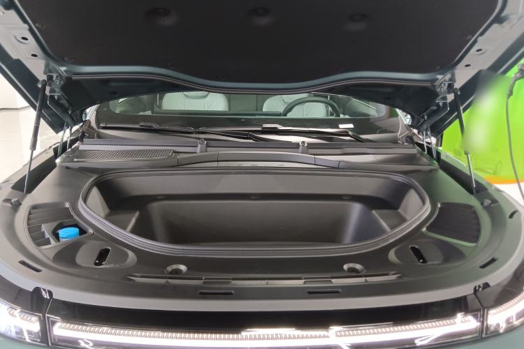 Used XPeng G9 2025 625 Long-Range Max Engine Bay