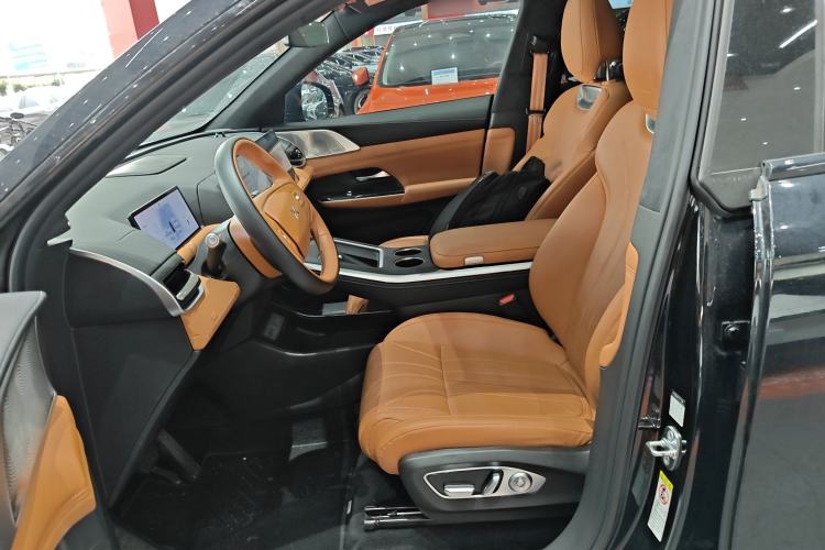 Used XPeng G9 2025 625 Long-Range Max Left Front Seat
