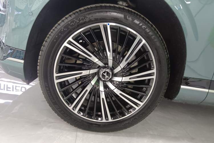 Used XPeng G9 2025 625 Long-Range Max Left Front Wheel Hub