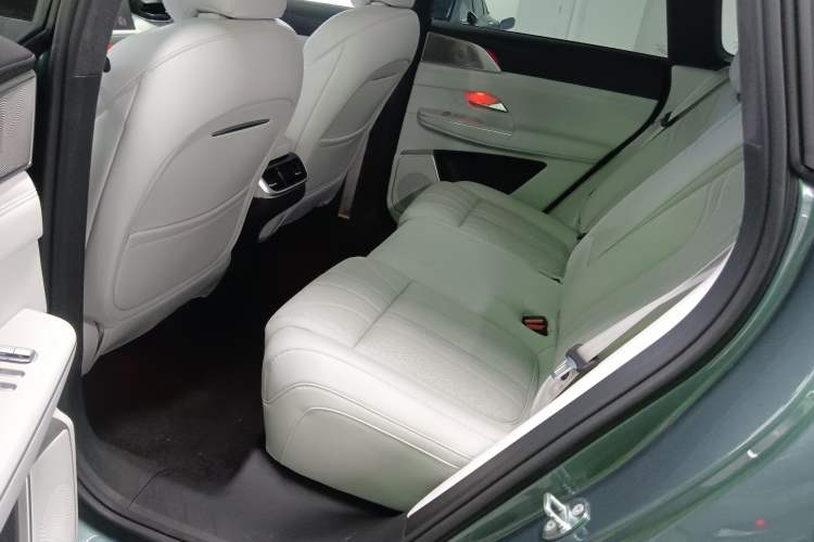 Used XPeng G9 2025 625 Long-Range Max Left Rear Seat