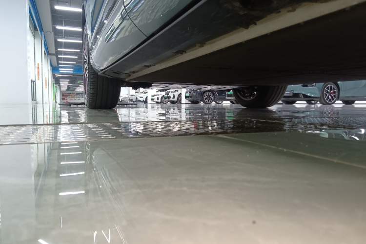 Used XPeng G9 2025 625 Long-Range Max Left Side Sill