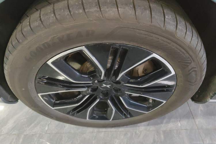 Used XPeng G9 2025 625 Long-Range Max Exterior 4