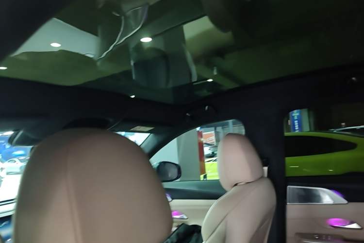 Used XPeng G9 2025 625 Long-Range Max Headliner