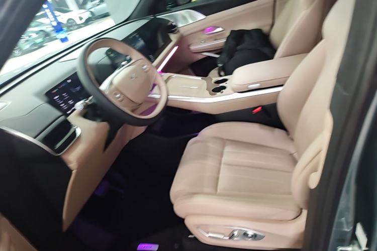 Used XPeng G9 2025 625 Long-Range Max Left Front Seat