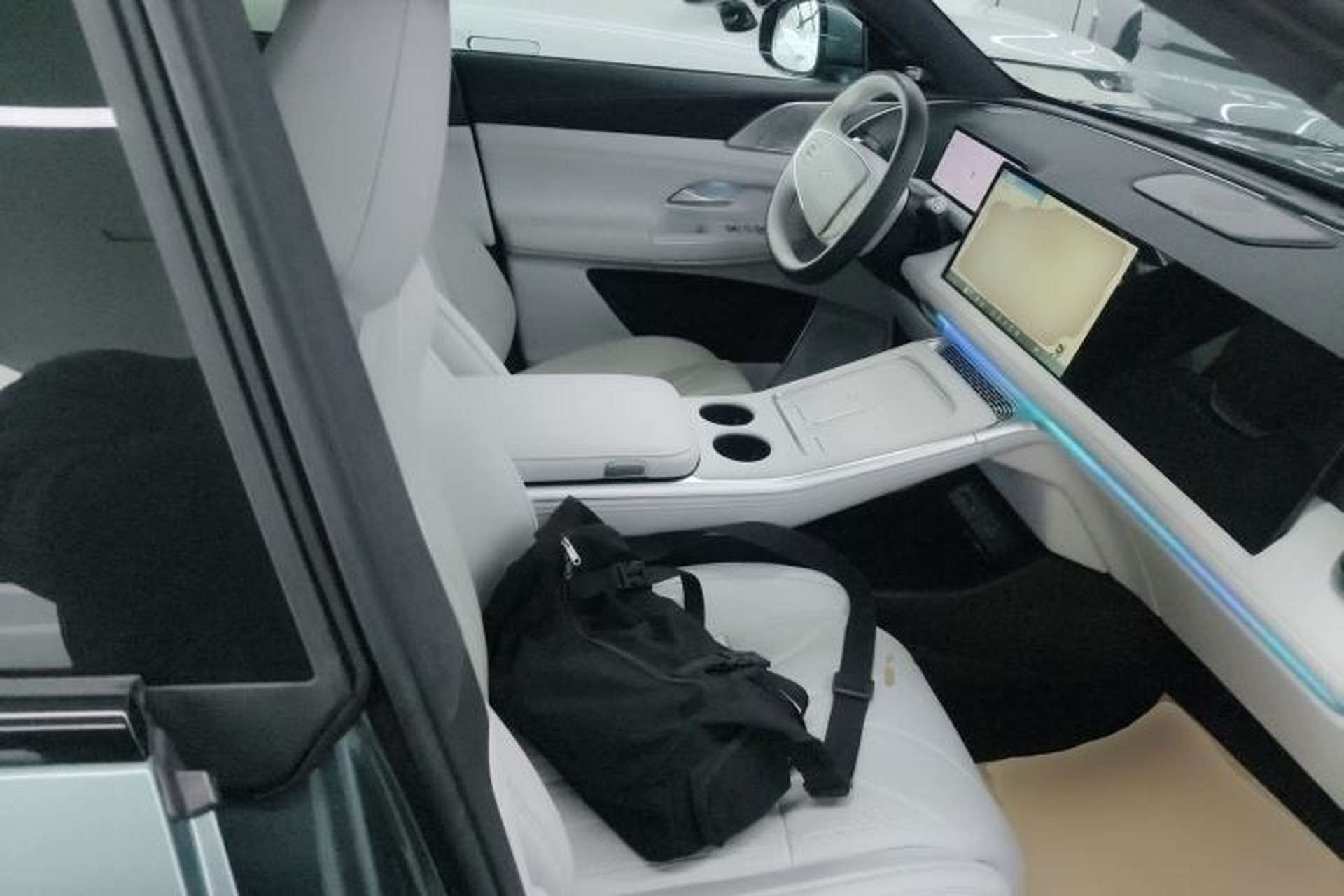 Used XPeng G9 2025 625 Long-Range Max Right Front Seat