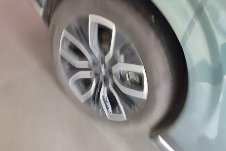 Used XPeng G9 2025 625 Long-Range Max Right Rear Wheel Hub