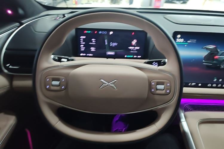 Used XPeng G9 2025 625 Long-Range Max Steering Wheel