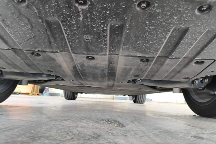 Used XPeng G9 2025 725 with Ultra-Long Range Max Chassis Rear