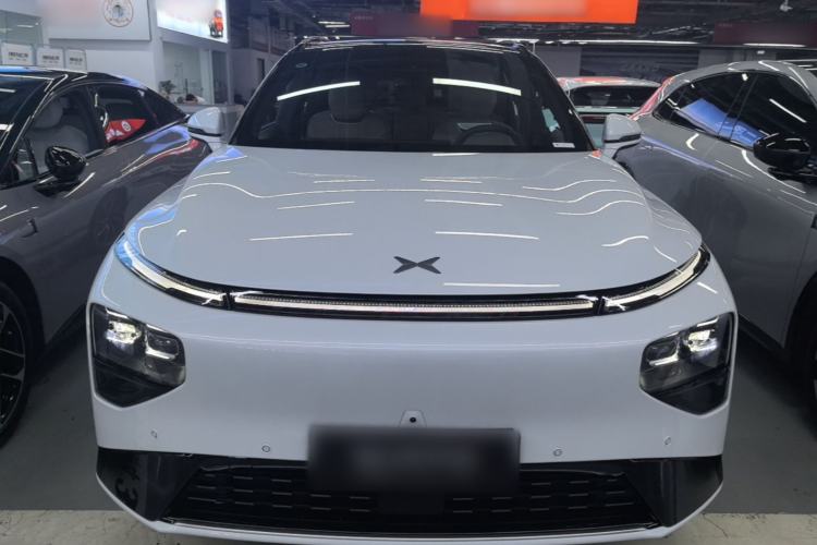Used XPeng G9 2025 725 with Ultra-Long Range Max Front