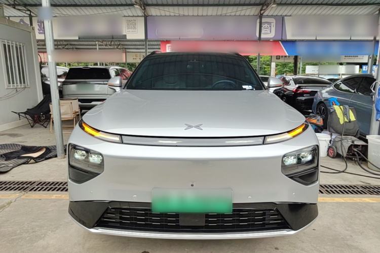 Used XPeng G9 2025 725 with Ultra-Long Range Max Front