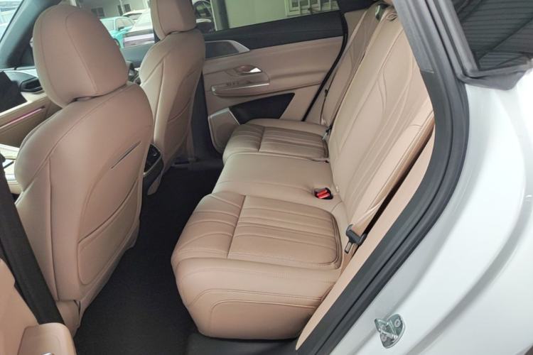 Used XPeng G9 2025 725 with Ultra-Long Range Max Left Rear Seat