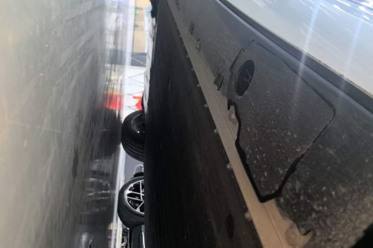 Used XPeng G9 2025 725 with Ultra-Long Range Max Left Side Sill