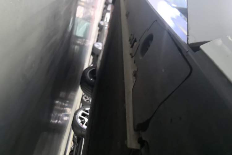 Used XPeng G9 2025 725 with Ultra-Long Range Max Right Side Sill
