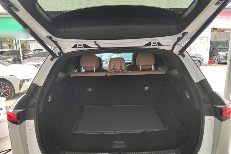 Used XPeng G9 2025 725 with Ultra-Long Range Max Trunk