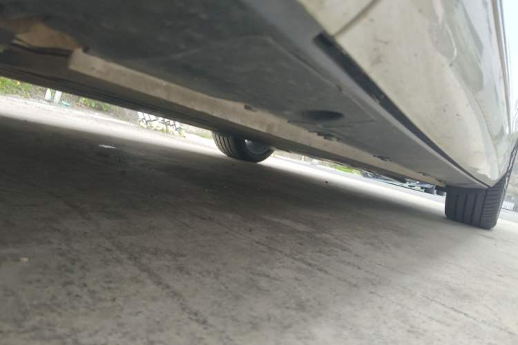 Used XPeng G9 2025 725 with Ultra-Long Range Max Chassis Front Left