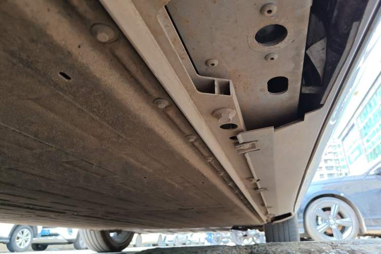 Used XPeng G9 2025 725 with Ultra-Long Range Max Chassis Rear Right
