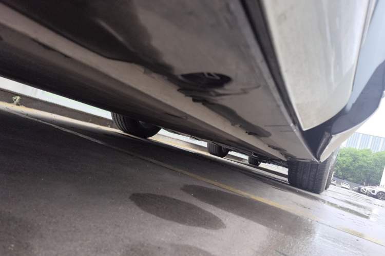 Used XPeng G9 2025 725 with Ultra-Long Range Max Chassis Rear Right