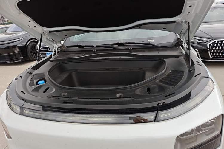 Used XPeng G9 2025 625 Long-Range Max Engine Bay