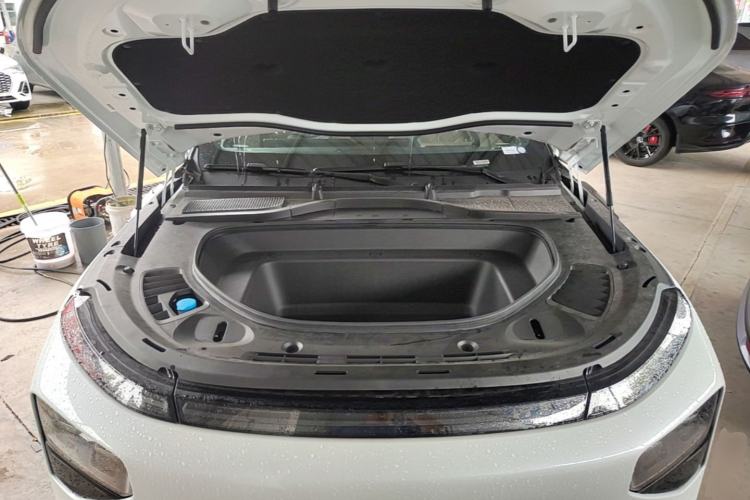 Used XPeng G9 2025 725 with Ultra-Long Range Max Engine Bay