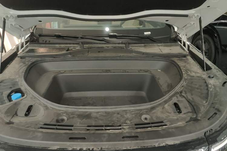 Used XPeng G9 2025 625 Long-Range Max Engine Bay