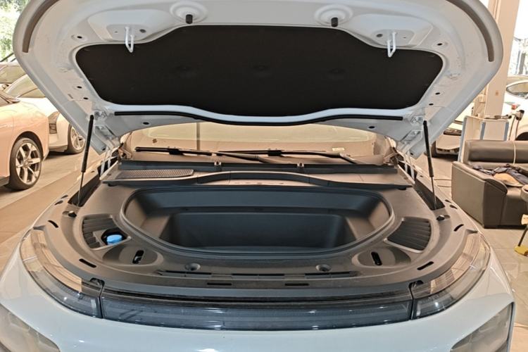 Used XPeng G9 2025 725 with Ultra-Long Range Max Engine Bay