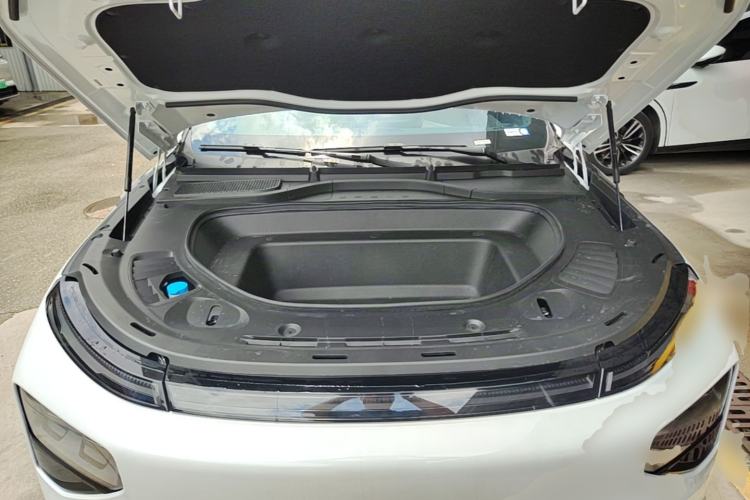 Used XPeng G9 2025 625 Long-Range Max Engine Bay