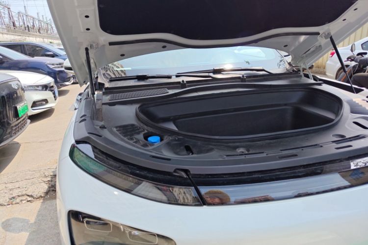 Used XPeng G9 2025 725 with Ultra-Long Range Max Engine Bay Right