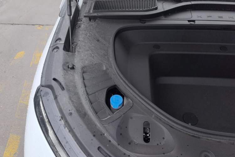 Used XPeng G9 2025 725 with Ultra-Long Range Max Engine Bay Right