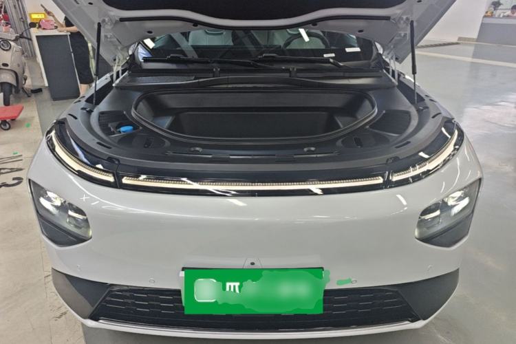 Used XPeng G9 2025 725 with Ultra-Long Range Max Engine Bay