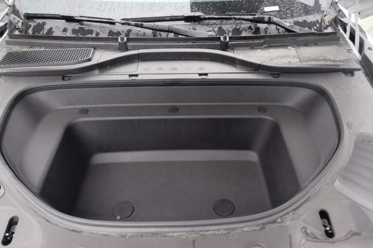 Used XPeng G9 2025 725 with Ultra-Long Range Max Engine Bay