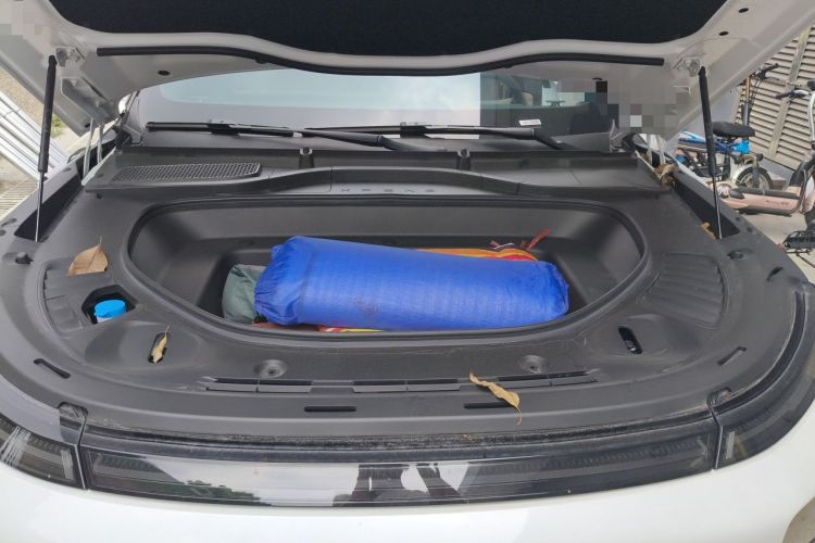 Used XPeng G9 2025 725 with Ultra-Long Range Max Engine Bay