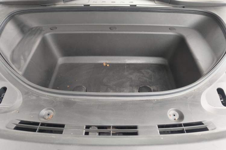 Used XPeng G9 2025 725 with Ultra-Long Range Max Engine Bay
