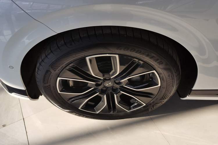 Used XPeng G9 2025 625 Long-Range Max Exterior 3